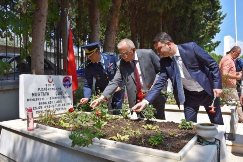 15 Temmuz etkinlikleri şehitlik ziyaretiyle başladı