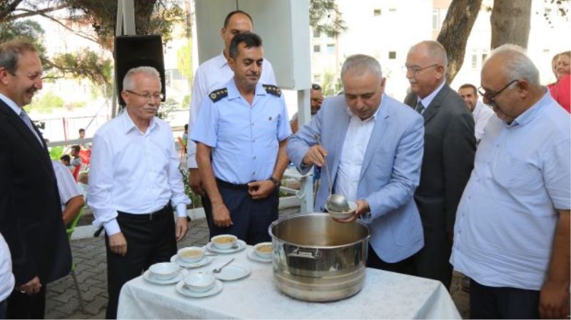 Akhisar Huzurevi’nden geleneksel aşure etkinliği