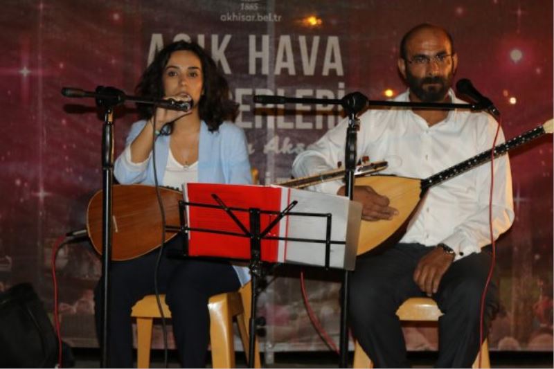 Akhisar’da Açıkhava’da müzik ziyafeti