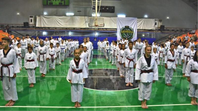 Taekwondo kuşak sınavı nefes kesti