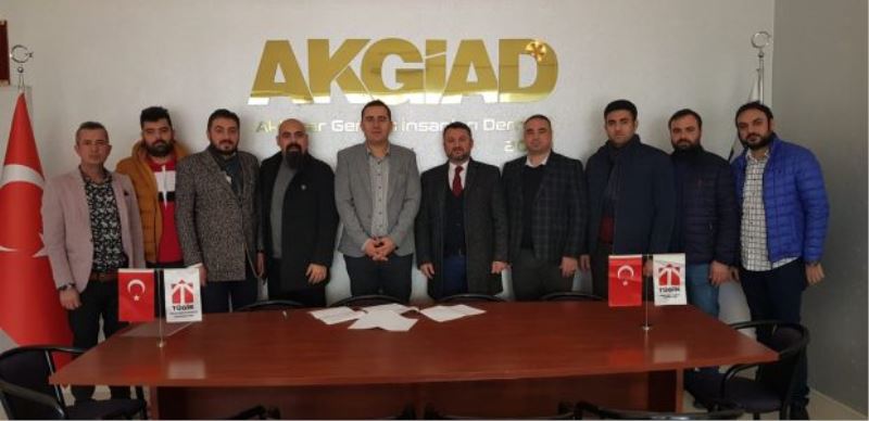 EKSEN EĞİTİM KURUMLARIYLA AKHİSAR GENÇ İŞ ADAMLARI DERNEĞİ PROTOKOL İMZALADI.