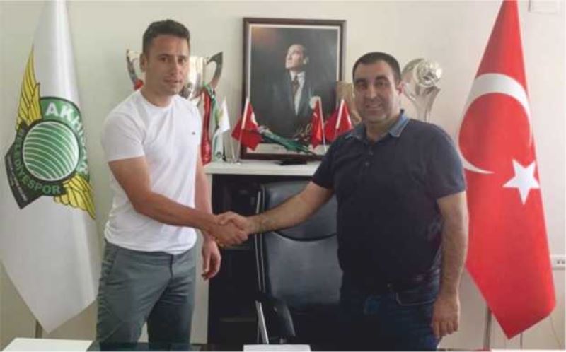 Akhisarspor Yeni Sezona Yeni Hocayla Başlıyor…