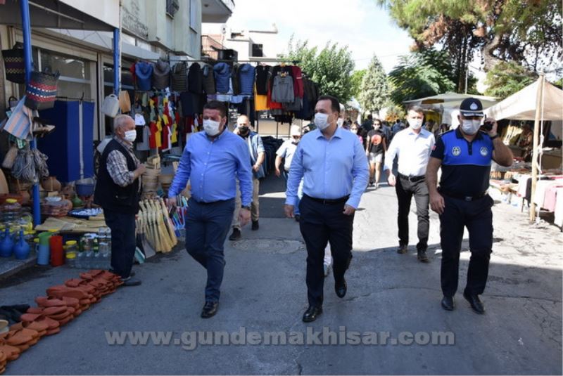 BAŞKAN DUTLULU PAZARCI ESNAFINA HİJYEN SETİ DAĞITTI.