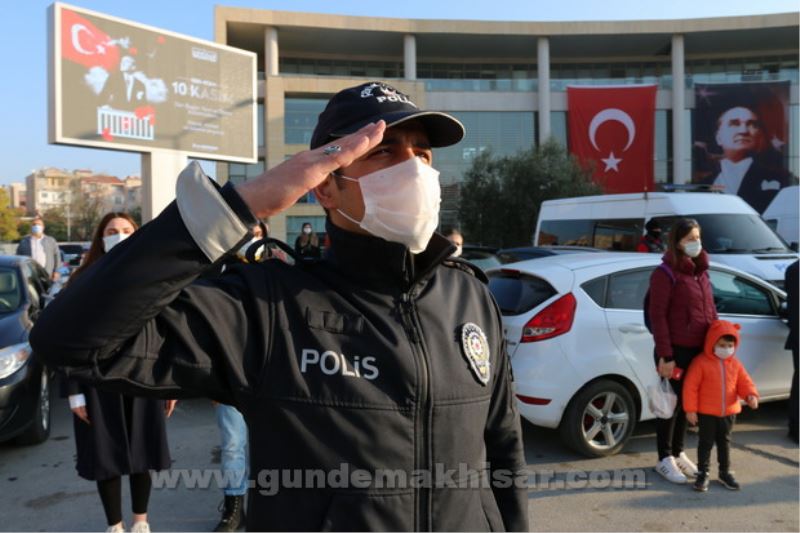 BÜYÜK ÖNDER ATATÜRK AKHİSAR’DA ÖZLEMLE ANILDI.