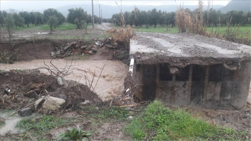 Yağmurdan Zarar Gören Yolları Büyükşehir Onardı