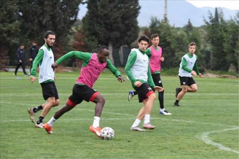 AKHİSARSPOR’DA HAZIRLIKLAR DEVAM EDİYOR