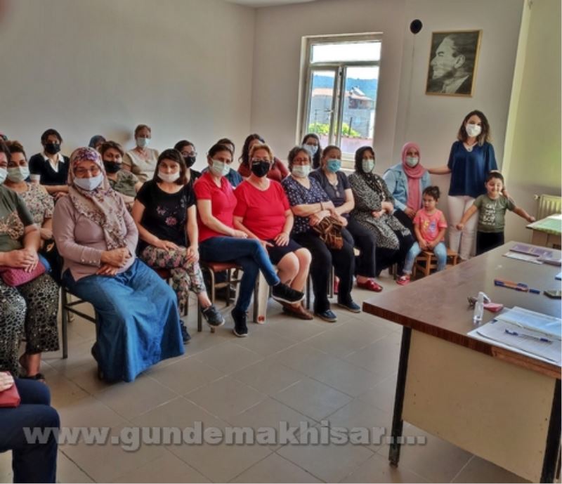 Akhisar Belediyesi’nden kadınlara yönelik atölye çalışması