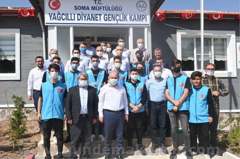 Vali Karadeniz, Diyanet Gençlik Kampını Ziyaret Etti