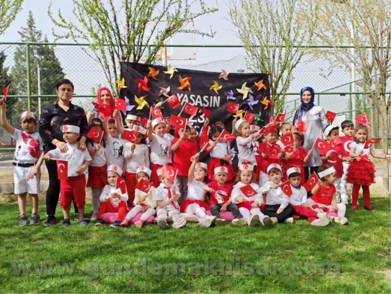 YUNUSEMRELİ MİNİKLER BAYRAMLARINI KUTLADI