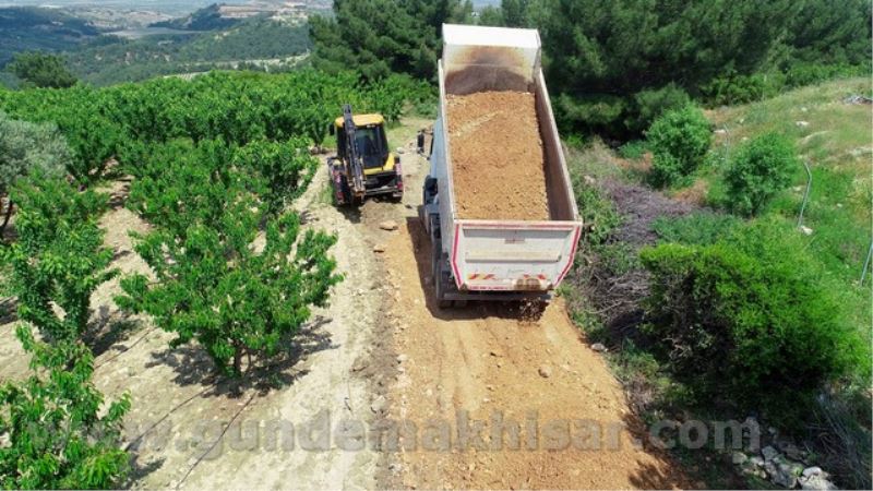 ŞEHZADELER BELEDİYESİ 22 KM DAHA OVA YOLUNU BAKIMI YAPTI